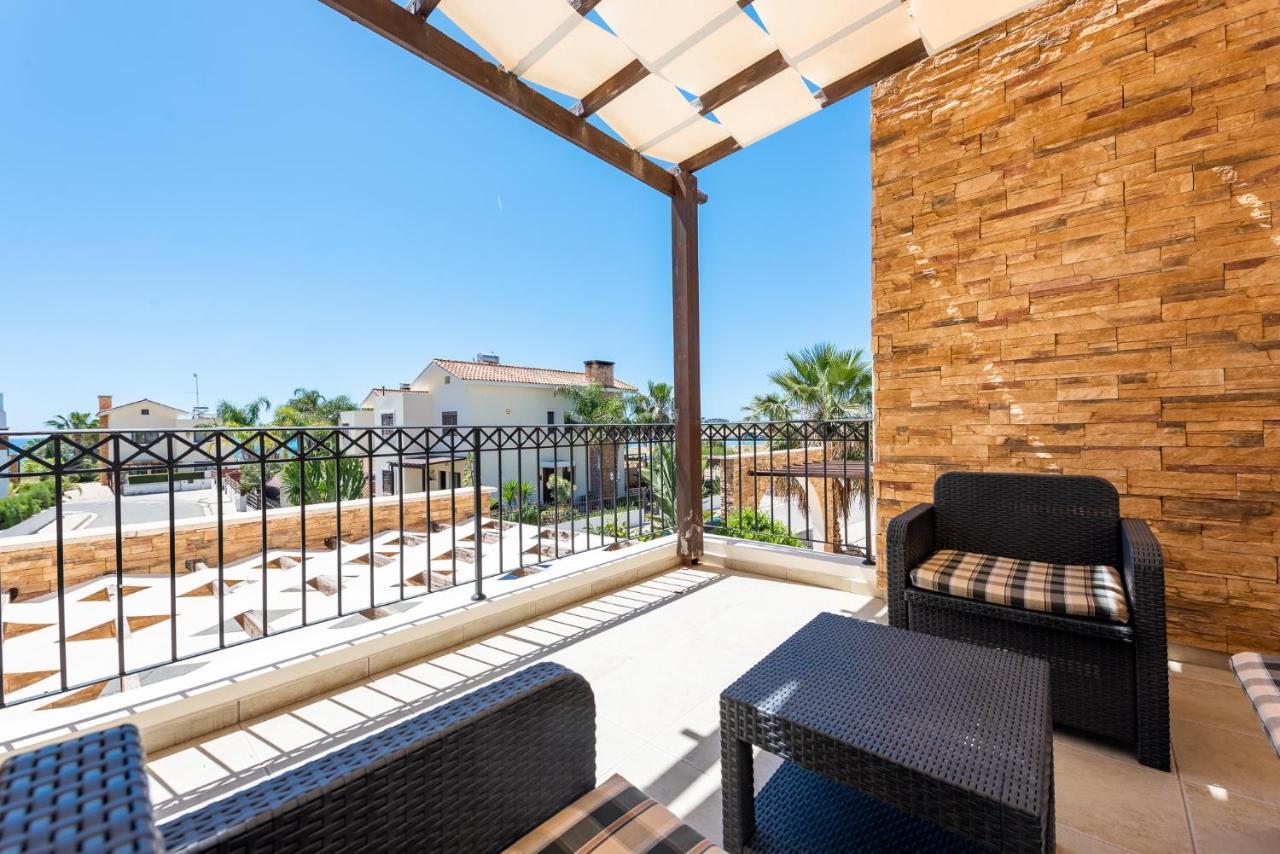 Villa Alexandra Ayia Napa Exteriör bild