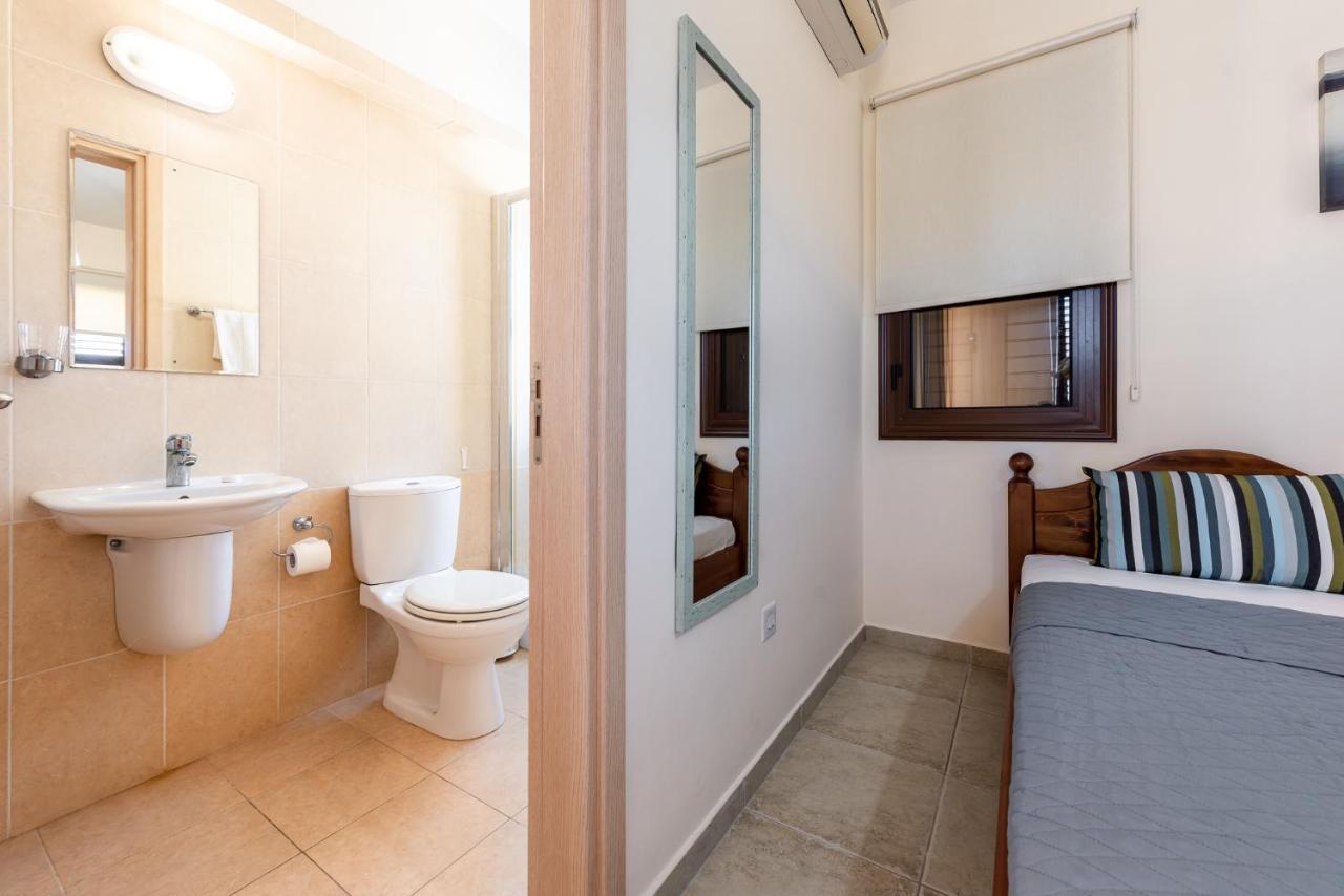 Villa Alexandra Ayia Napa Exteriör bild